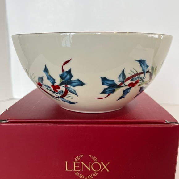 NIB Lenox Winter Greetings 7inch Bowl - Picture 5 of 9